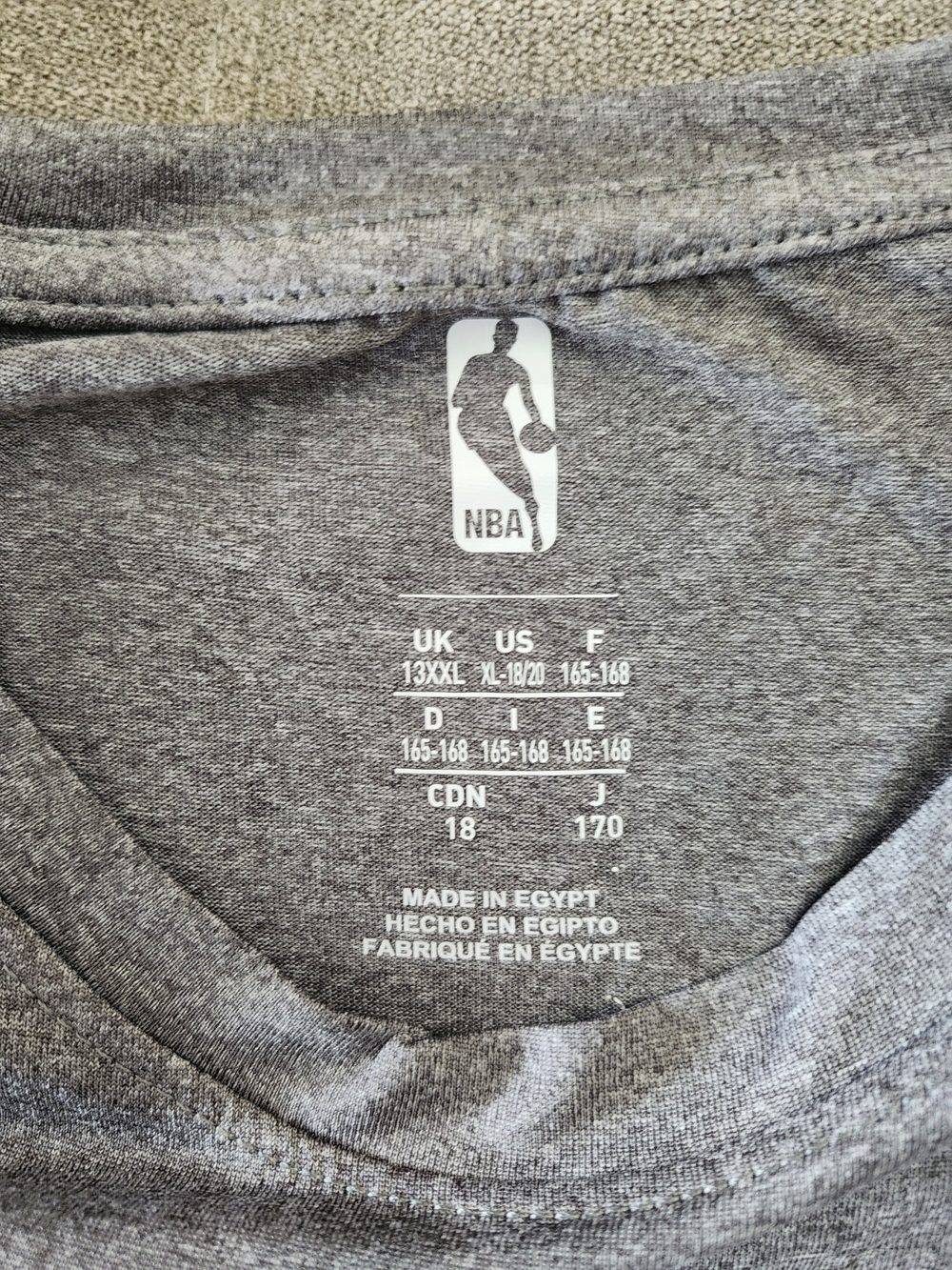 San Antonio Spurs Gray Performance T-Shirt BRAND NEW - Youth XL - Picture 3 of 3